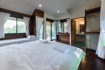 chiang mai elephant friends