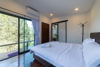 chiang mai elephant friends