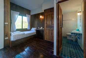 chiang mai elephant friends