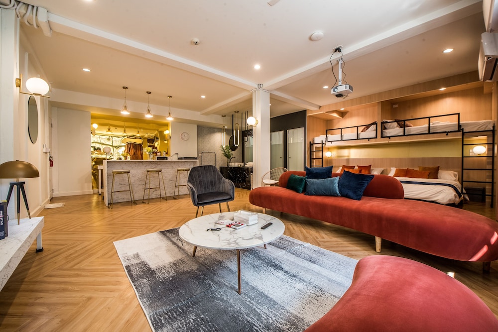 theme boutique hotel