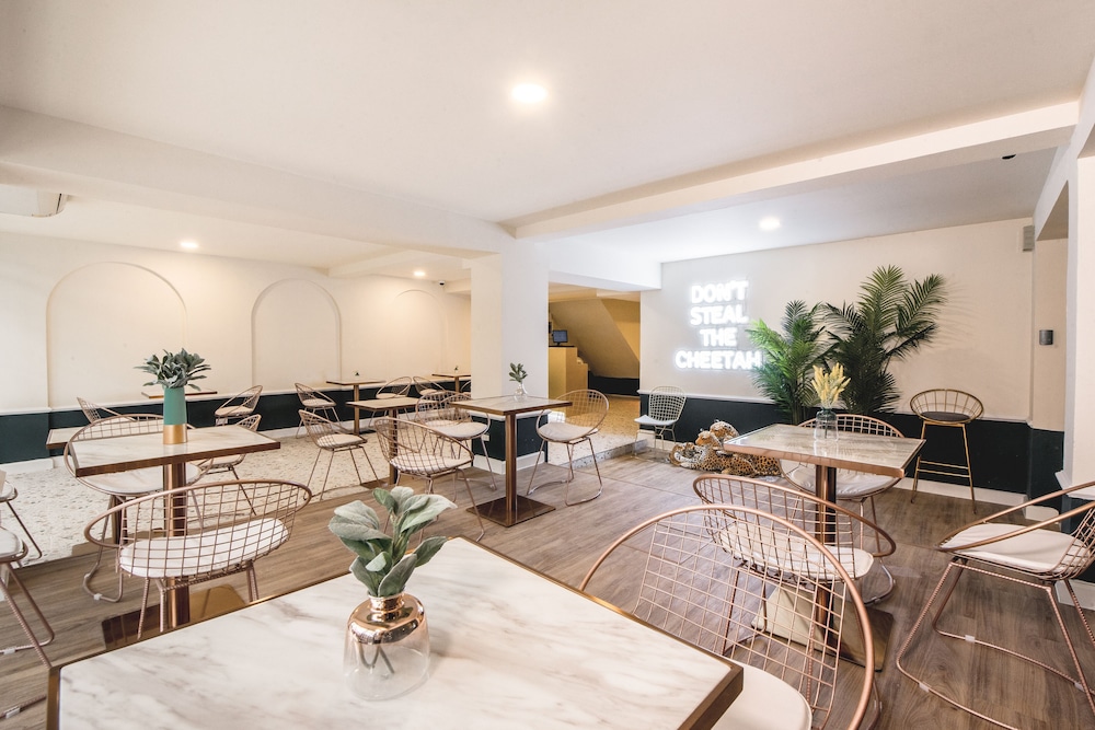 theme boutique hotel