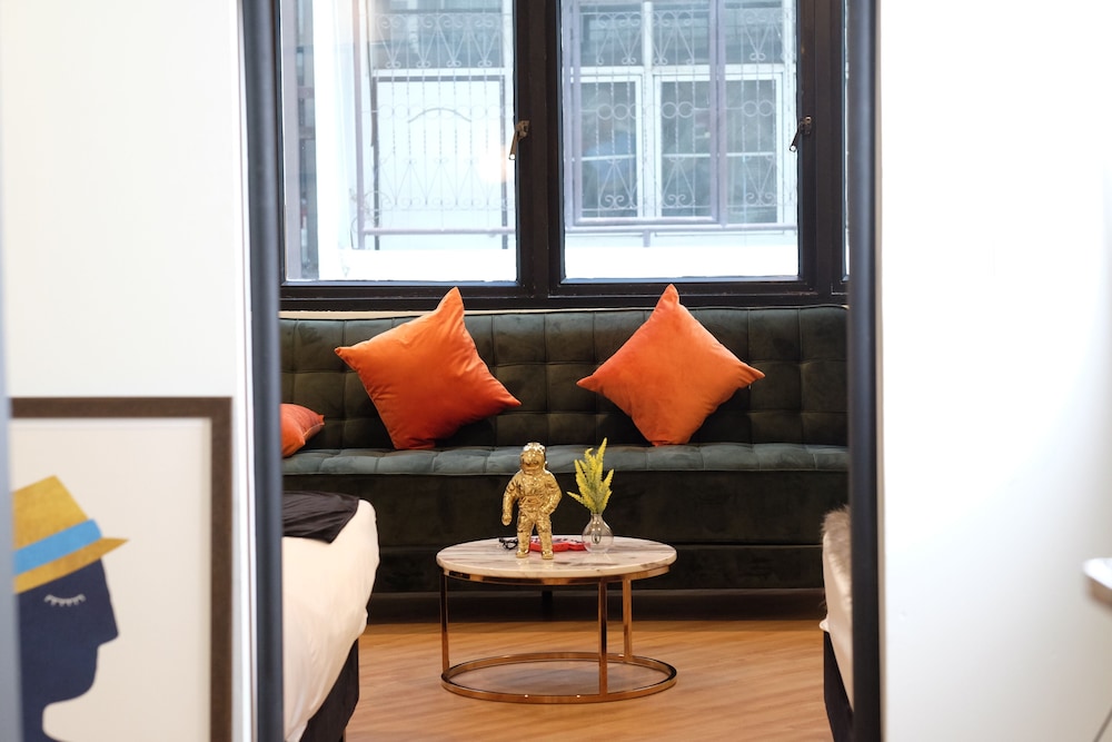 theme boutique hotel