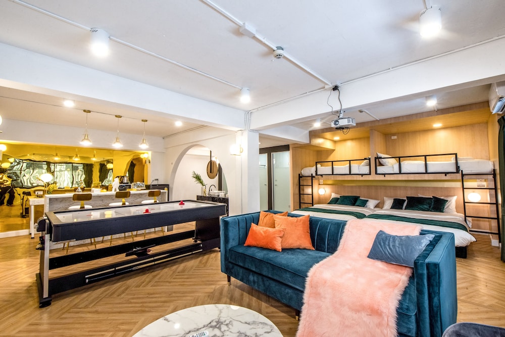 theme boutique hotel