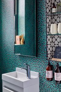 pineapple house boutique hotel