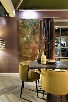 hotel suites wilma j