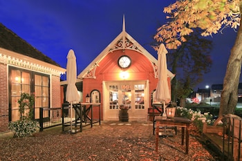 hotel suites wilma j