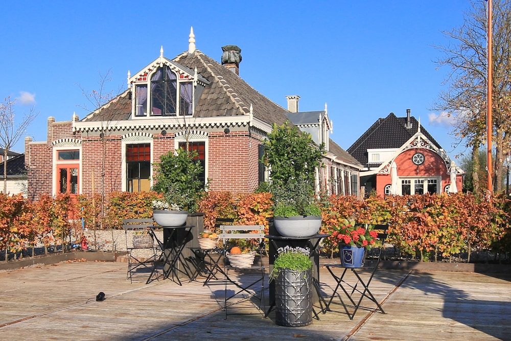 hotel suites wilma j