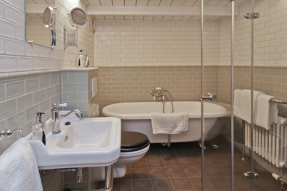 hotel suites wilma j