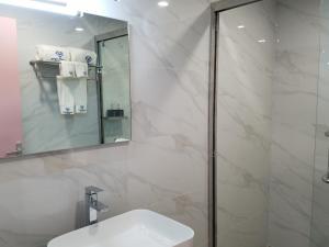 sapphire hotel silom bangkok