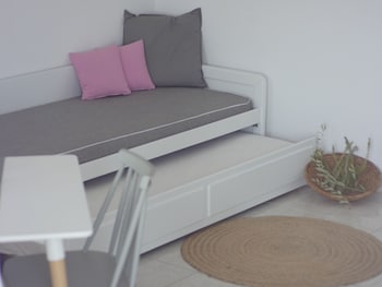 Galini Rooms & Apartments Syros,Filini Street-Finikas 84100 Finikas,0 star