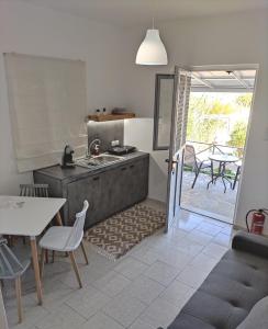 galini rooms and apartments syros