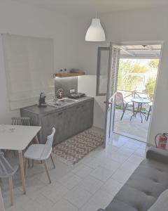 galini rooms and apartments syros