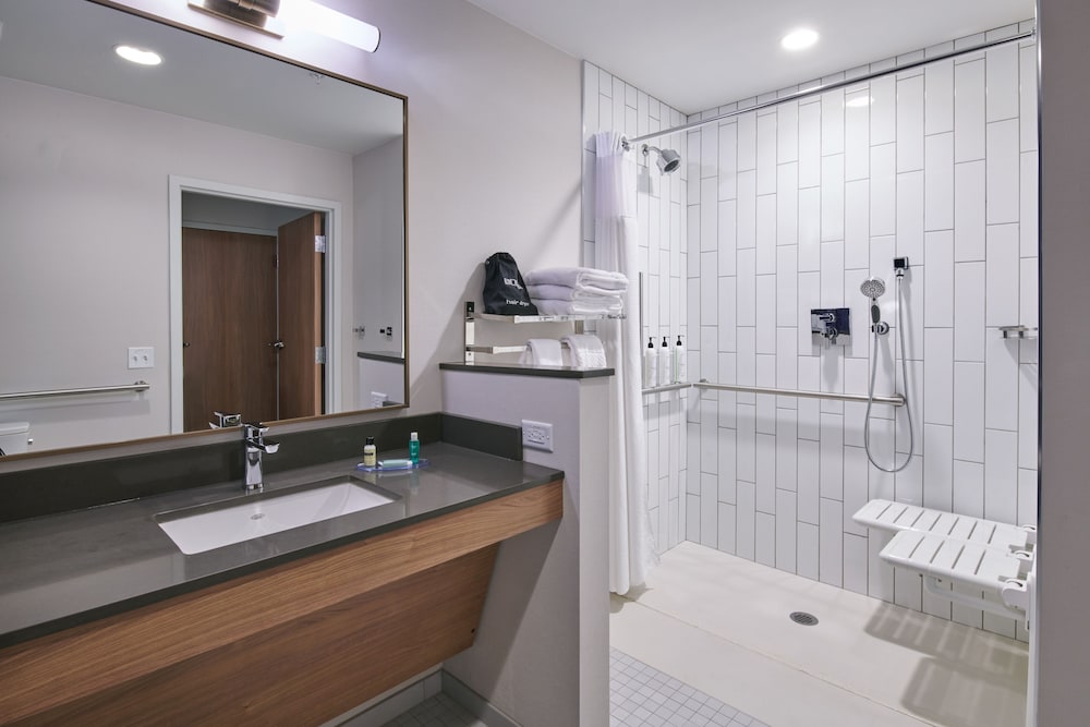 fairfield inn and suites by marriott chicago ohare