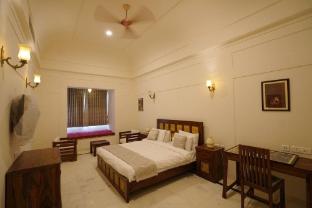 hotel raj bagh palace