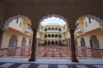 hotel raj bagh palace