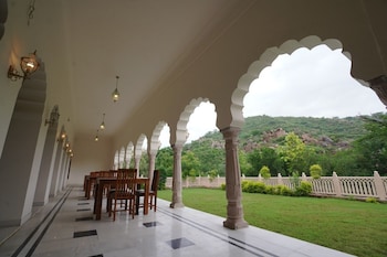 hotel raj bagh palace