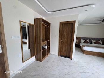 hotel shiva yog sthal