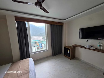 hotel shiva yog sthal