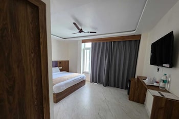 hotel shiva yog sthal