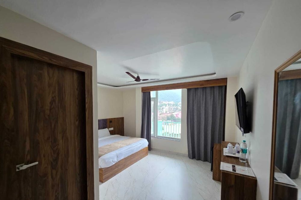 hotel shiva yog sthal