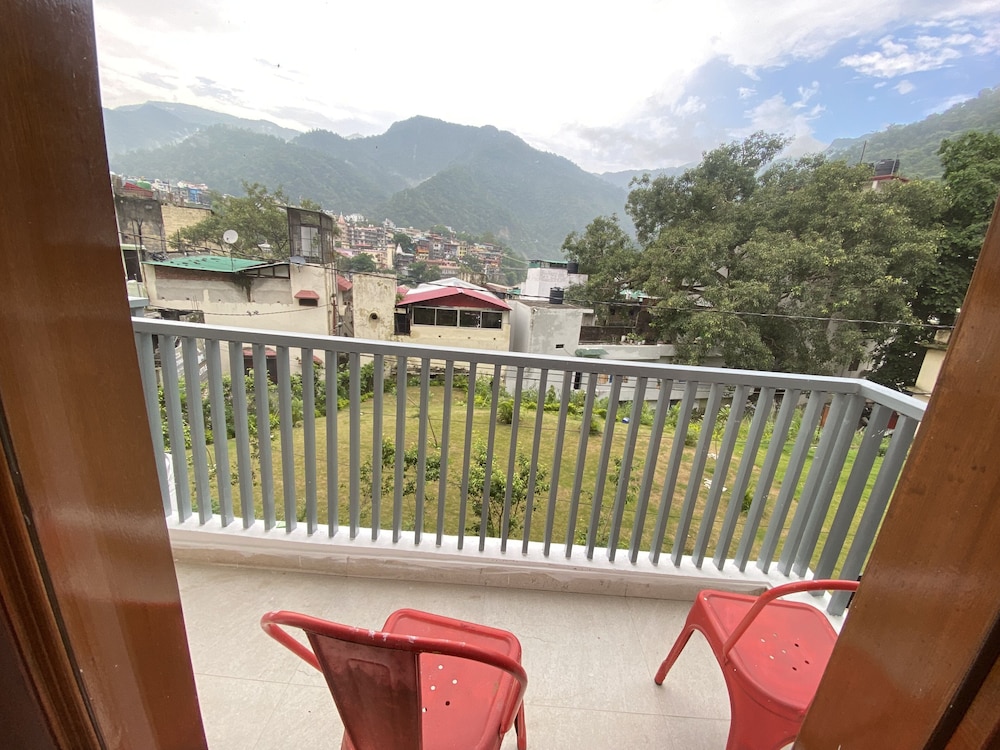 hotel shiva yog sthal