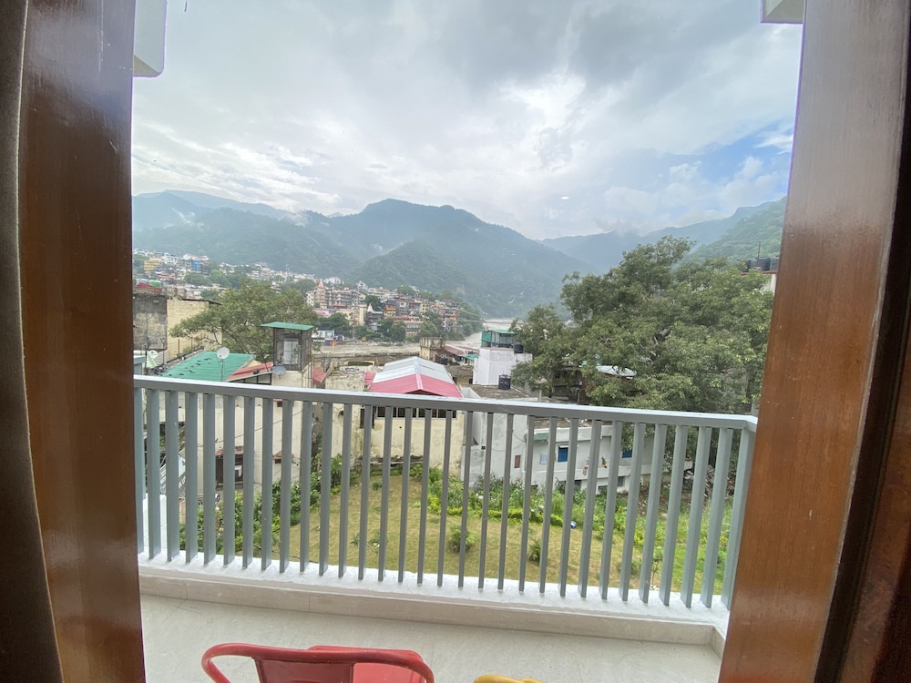 hotel shiva yog sthal