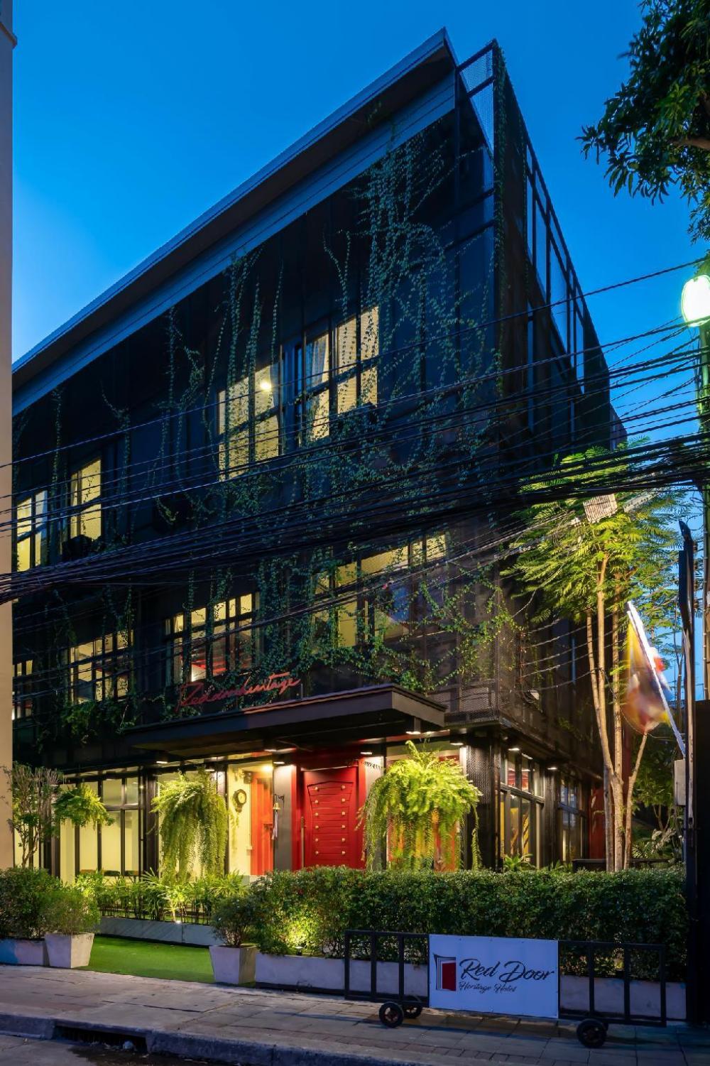 red door heritage hotel