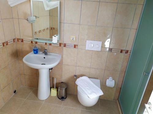 bucak apart hotel gocek and beach