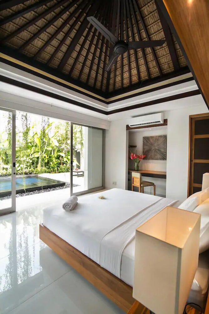 kedonganan beach villas