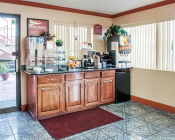 econo lodge hobbs