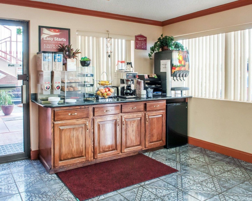 econo lodge hobbs