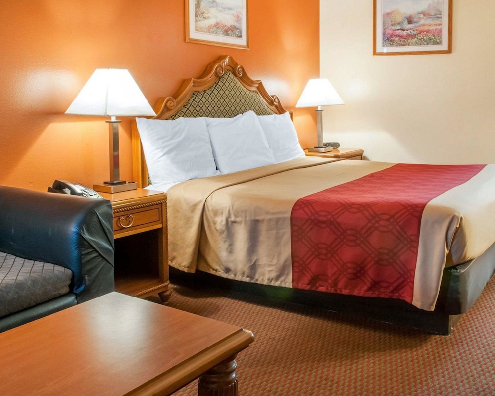 econo lodge hobbs