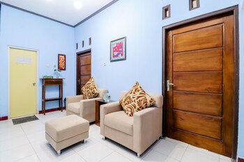 Nabhan Homestay,Bulusari Sarigono Pagerharjo Samigaluh Kabupaten Kulon Progo Daerah Istimewa Yogyakarta 55673,0 star