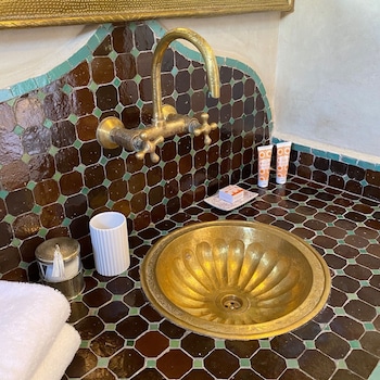 riad ajarif by riad tawargit
