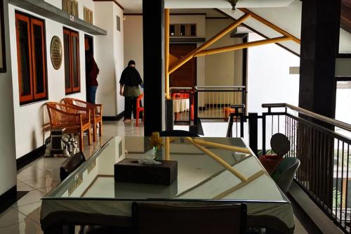 dinnar homestay syariah gayungan redpartner