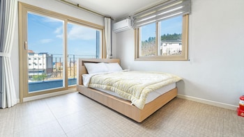 samcheok aramaru pension