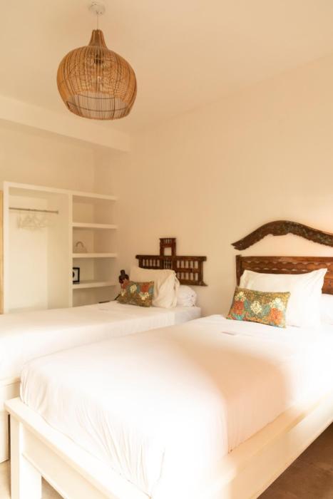 the room padang padang