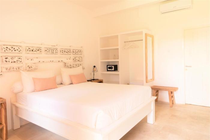 the room padang padang