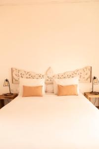 the room padang padang