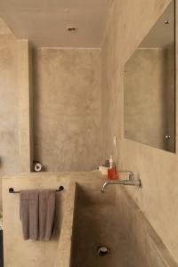 the room padang padang