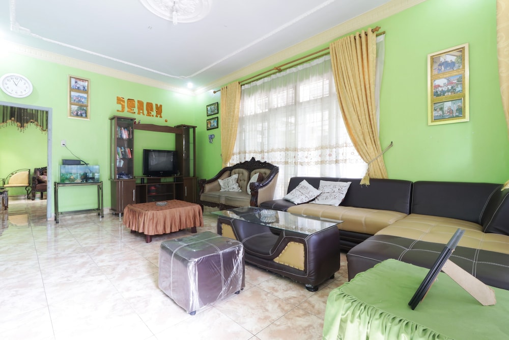 waroeng transit and depary homestay