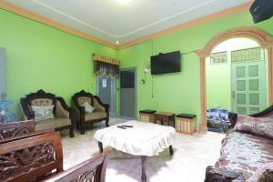 waroeng transit and depary homestay