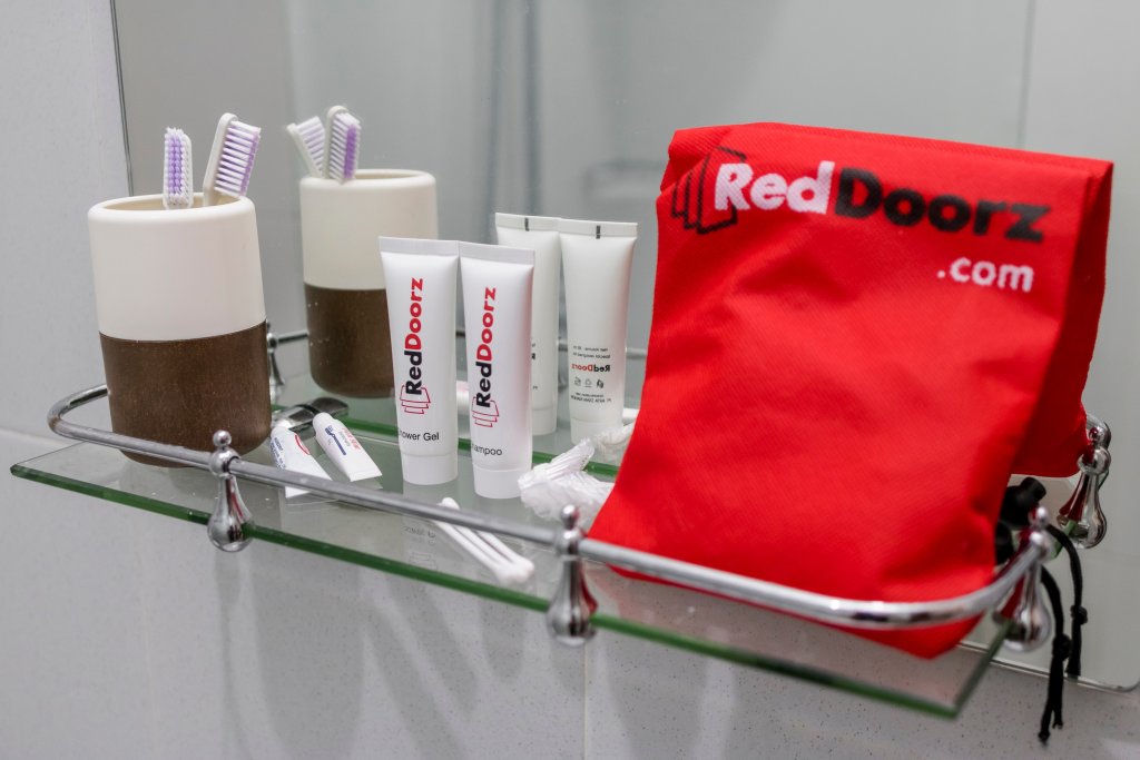 pondokan kota jakarta by reddoorz