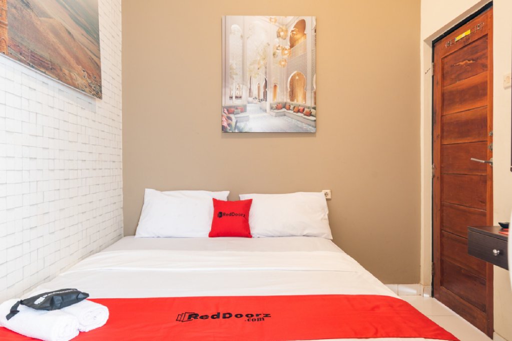 pondokan kota jakarta by reddoorz