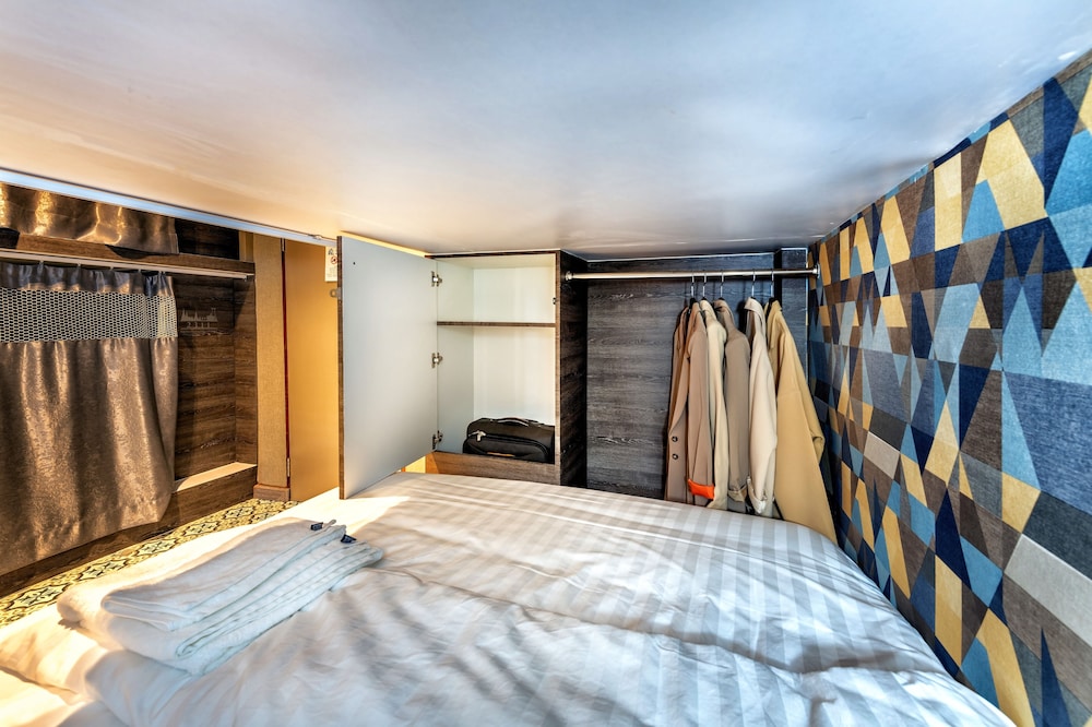 happy station bangkok