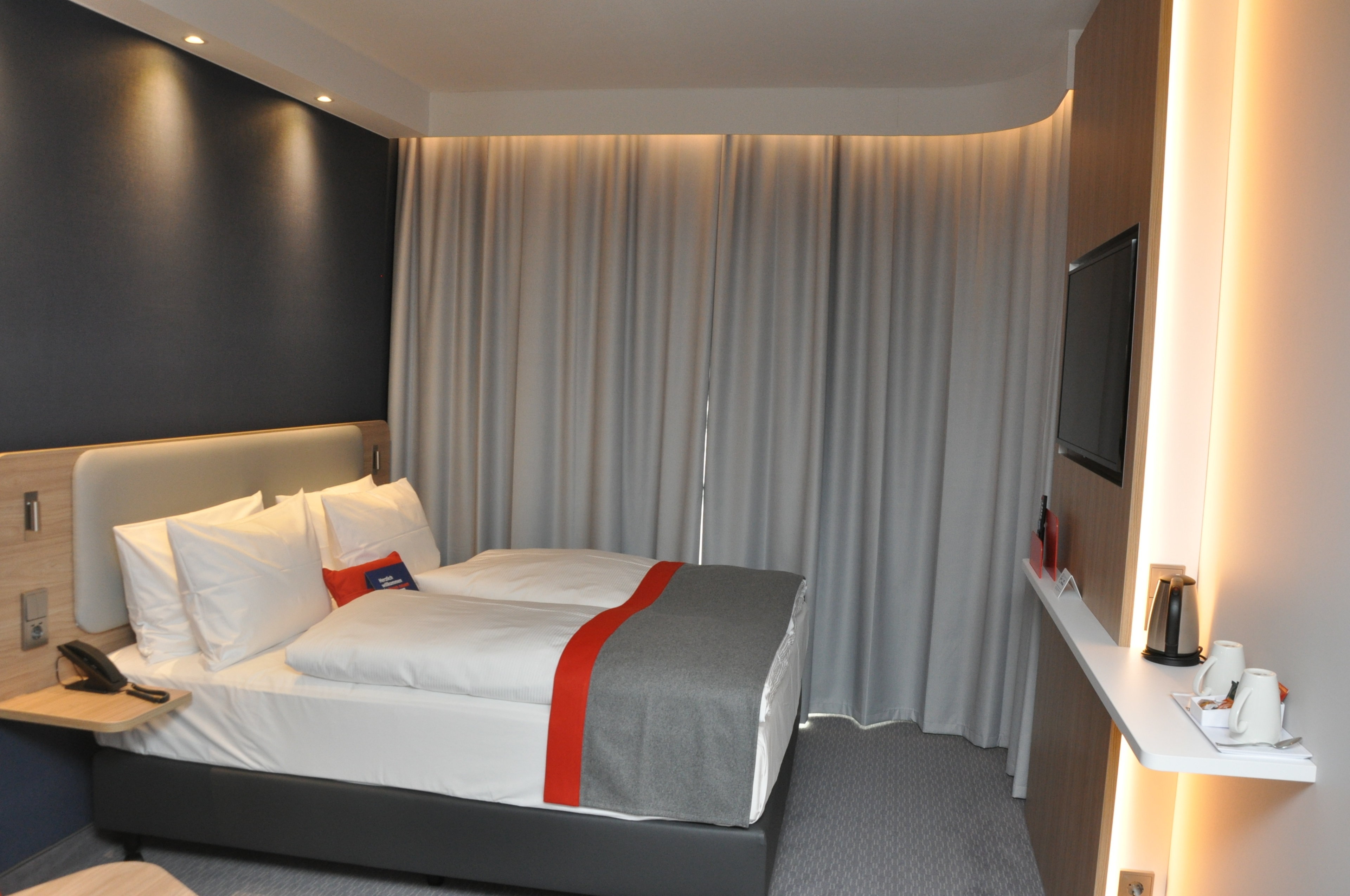 holiday inn express sindelfingen an ihg hotel