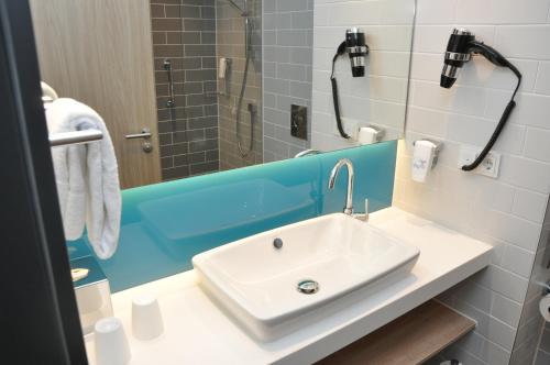 holiday inn express sindelfingen an ihg hotel