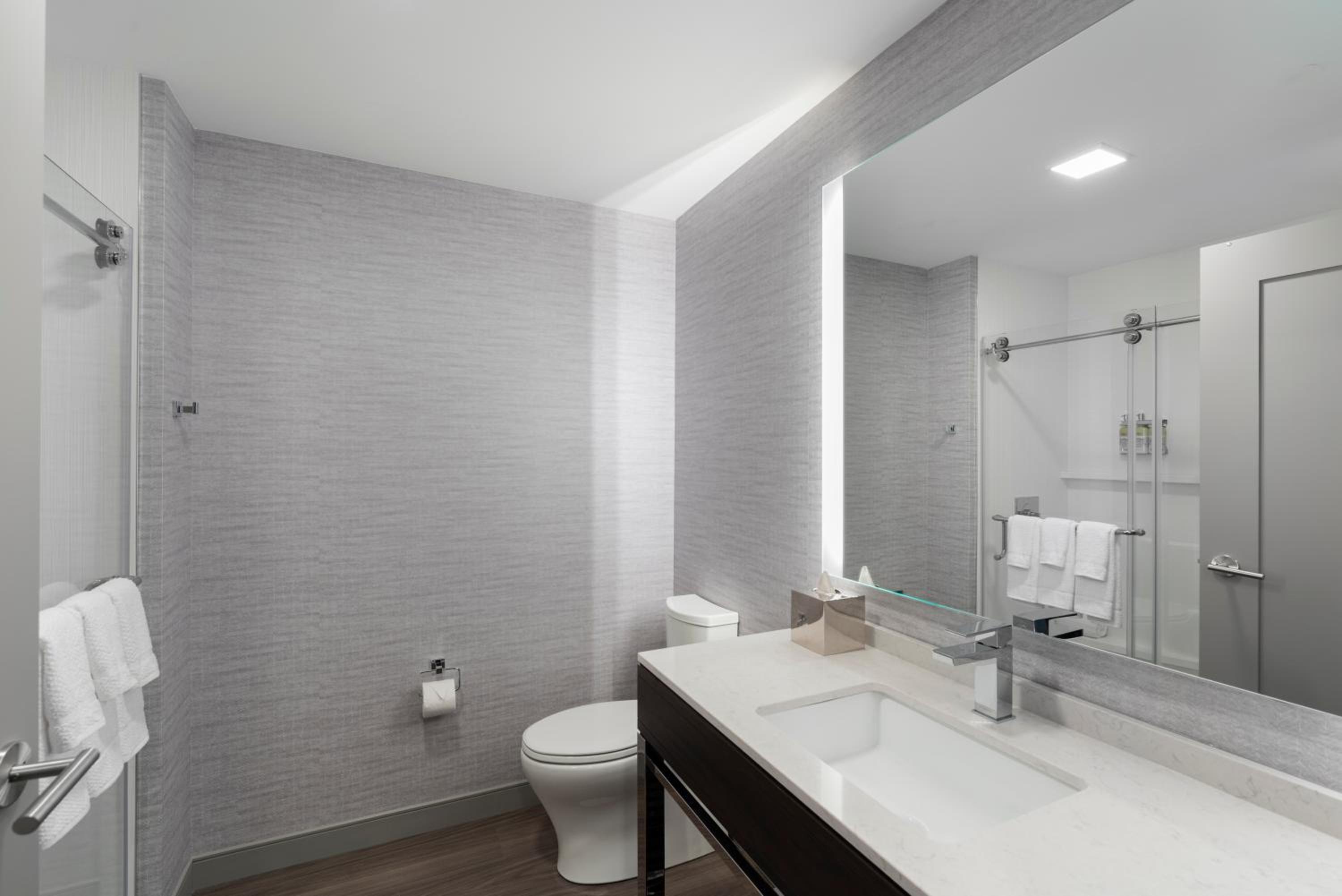 holiday inn express boston logan airport revere