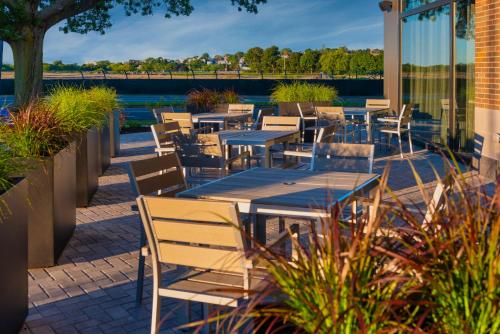 holiday inn express boston logan airport revere