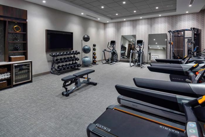 holiday inn express boston logan airport revere